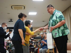 花乃邸より力士へプレゼント